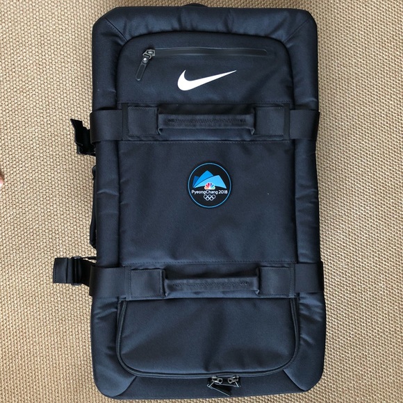 nike roller suitcase